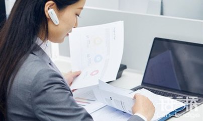 同聲傳譯服務(wù)價格解析 一天的費(fèi)用是多少？